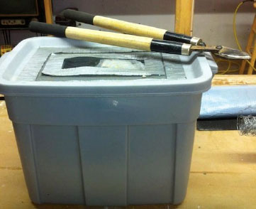 Tim Forrester's swarm kit tote, fitted with a screen for ventilation.